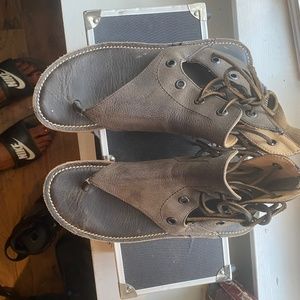 Baske NWOB "live in the moment" brown  Gladiator sandals US Womens sz 10